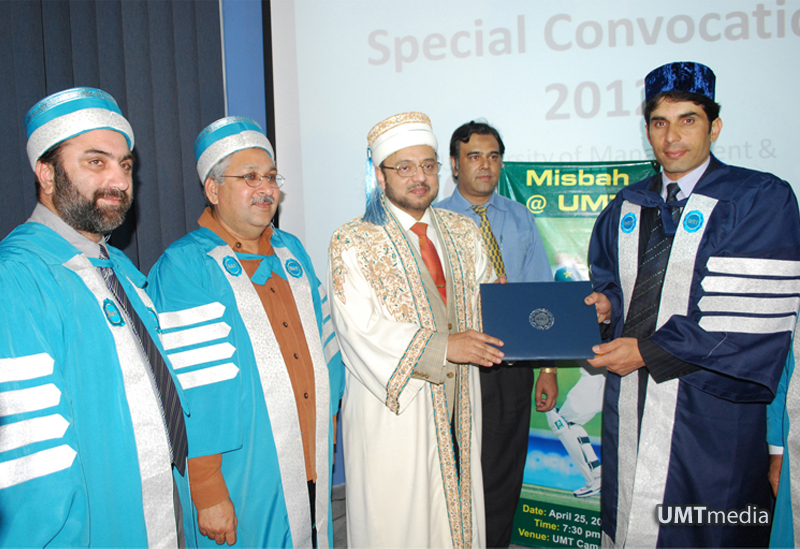 Dr Hasan Sohaib Murad, Rector UMT, awards MBA Executive degree to Misbah ul Haq